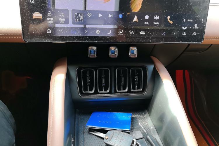 Used BYD Song L EV 2025 662 km Advanced Intelligent Driving Version Audio And AC Panel