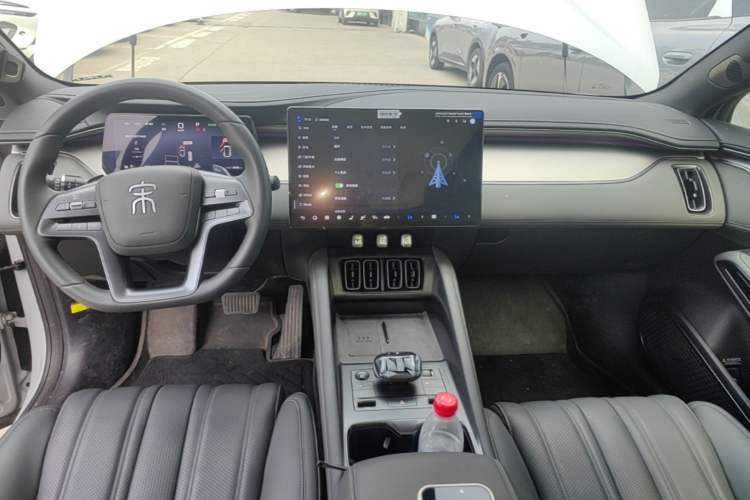 Used BYD Song L EV 2025 Intelligent Driving Version 662 km LiDAR Excellence Edition Center Console