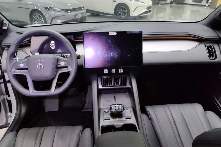 Used BYD Song L EV 2025 Intelligent Driving Version 662 km LiDAR Excellence Edition Center Console