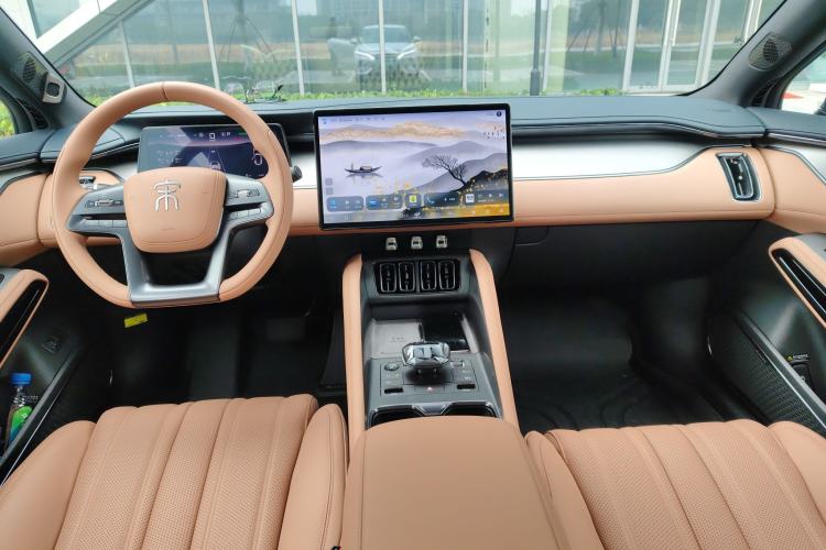 Used BYD Song L EV 2025 550 km Excellence Version Center Console