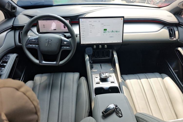 Used BYD Song L EV 2025 550 km Excellence Version Center Console