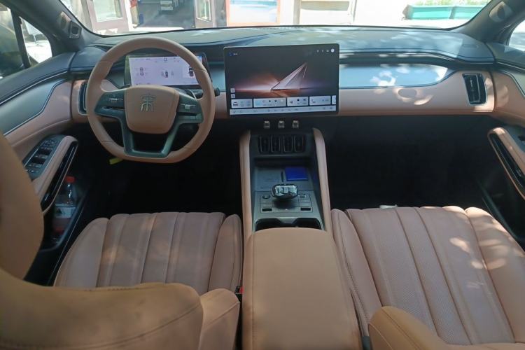 Used BYD Song L EV 2025 Intelligent Driving Version 662 km LiDAR Excellence Edition Center Console