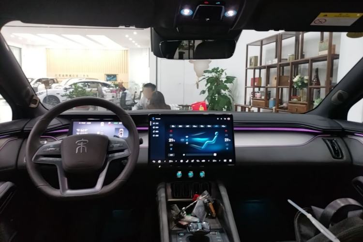 Used BYD Song L EV 2025 Intelligent Driving Version 662 km LiDAR Excellence Edition Center Console