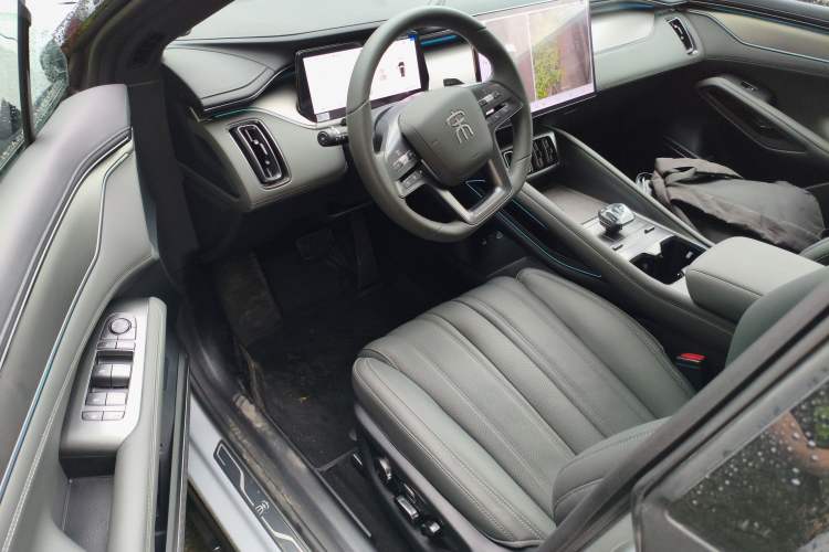 Used BYD Song L EV 2025 Intelligent Driving Version 662 km LiDAR Excellence Edition Driver Seat
