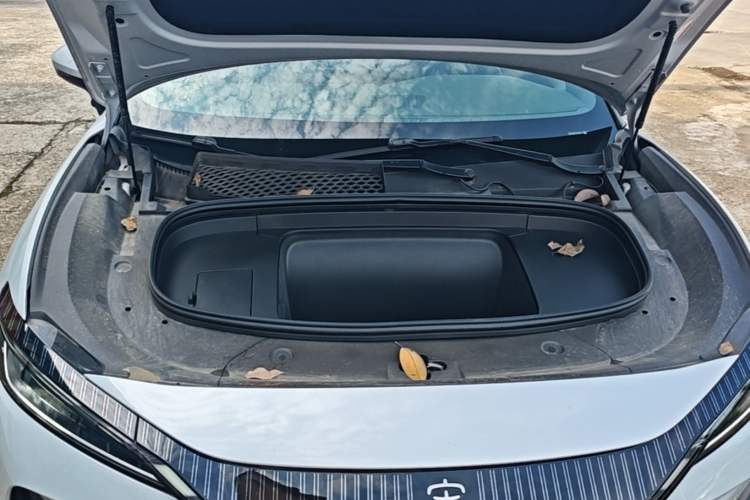 Used BYD Song L EV 2025 Intelligent Driving Version 662 km LiDAR Excellence Edition Engine Bay