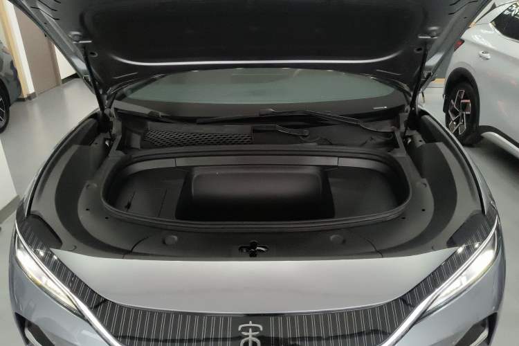Used BYD Song L EV 2025 662 km Ultra-Range Version Engine Bay