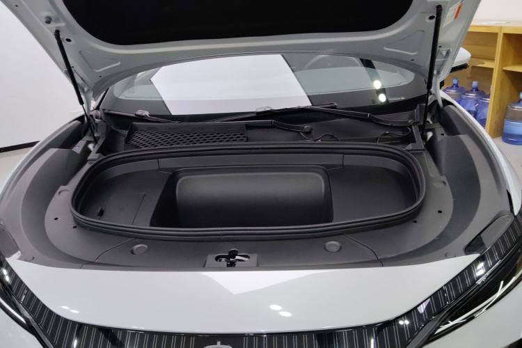 Used BYD Song L EV 2025 Intelligent Driving Version 662 km LiDAR Excellence Edition Engine Bay