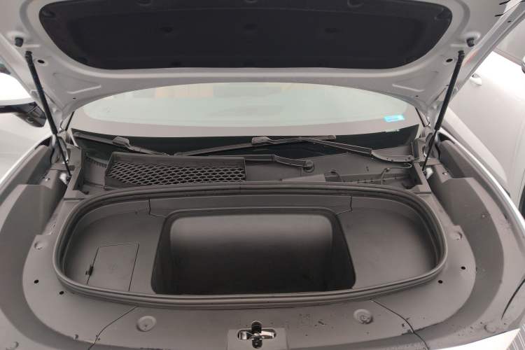 Used BYD Song L EV 2025 Intelligent Driving Version 662 km LiDAR Excellence Edition Engine Bay