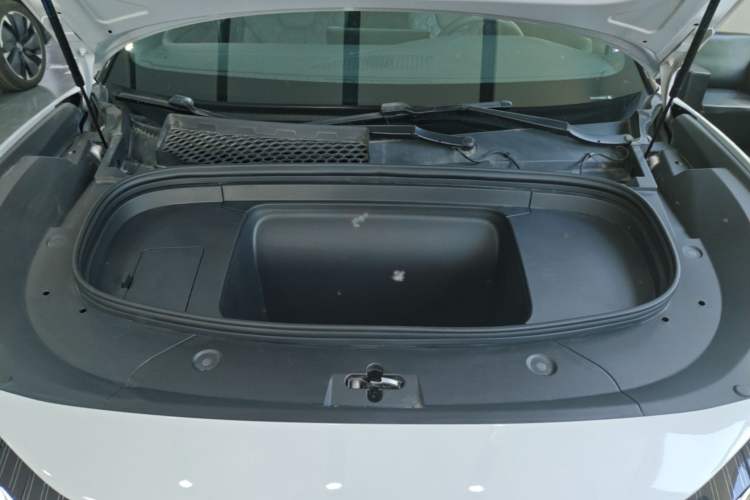 Used BYD Song L EV 2025 Intelligent Driving Version 662 km LiDAR Excellence Edition Engine Bay