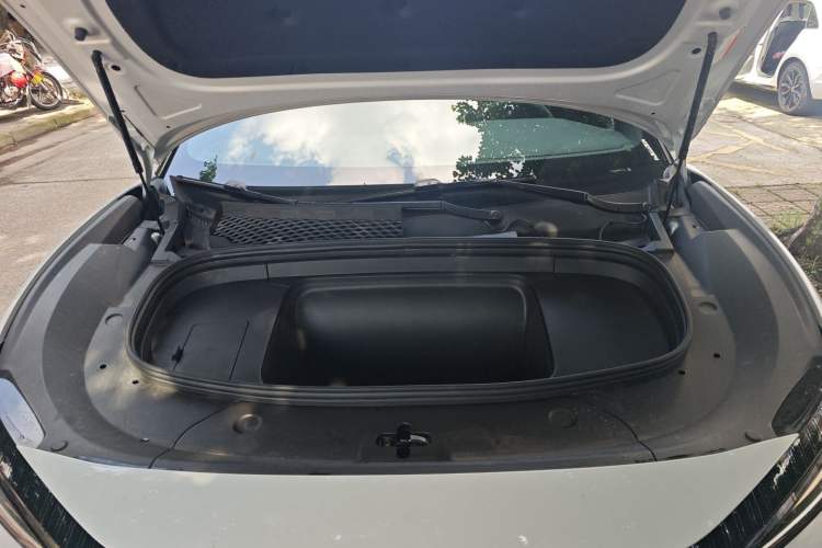 Used BYD Song L EV 2025 Intelligent Driving Version 662 km LiDAR Excellence Edition Engine Bay