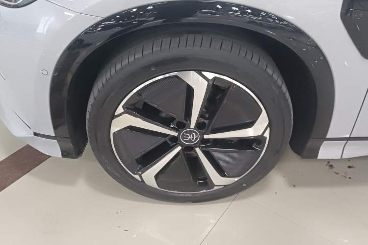 Used BYD Song L EV 2025 662 km Advanced Intelligent Driving Version Exterior 4