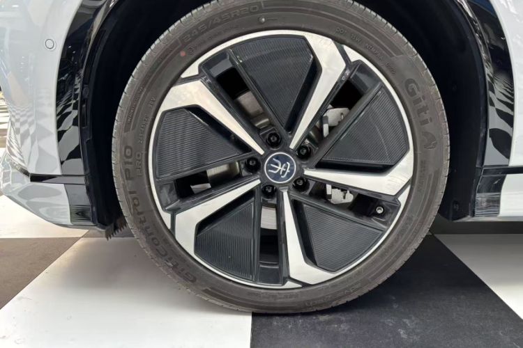 Used BYD Song L EV 2025 Intelligent Driving Version 662 km LiDAR Excellence Edition Exterior 4