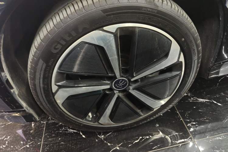 Used BYD Song L EV 2025 Intelligent Driving Version 662 km LiDAR Excellence Edition Exterior 4