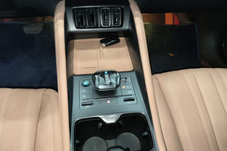 Used BYD Song L EV 2025 662 km Ultra-Range Version Gear Lever