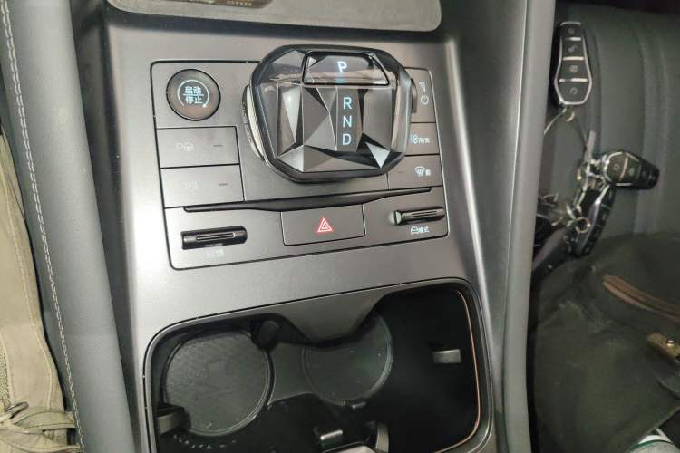 Used BYD Song L EV 2025 Intelligent Driving Version 662 km LiDAR Excellence Edition Gear Lever