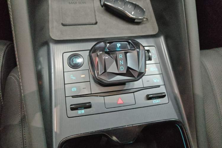 Used BYD Song L EV 2025 550 km Excellence Version Gear Lever