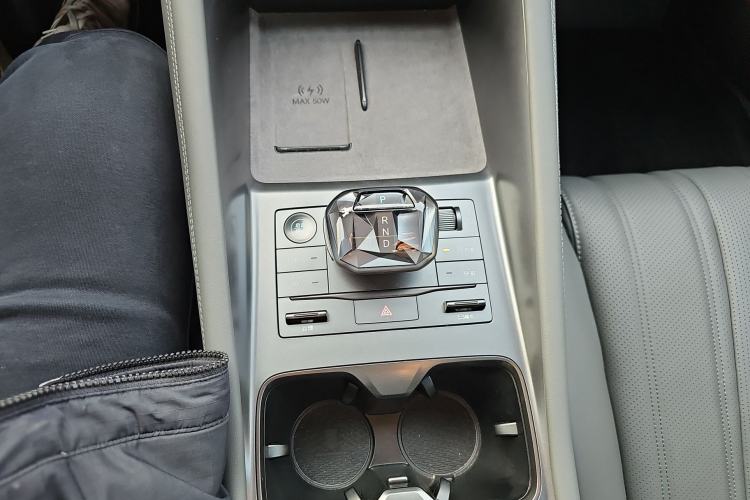 Used BYD Song L EV 2025 Intelligent Driving Version 662 km LiDAR Excellence Edition Gear Lever