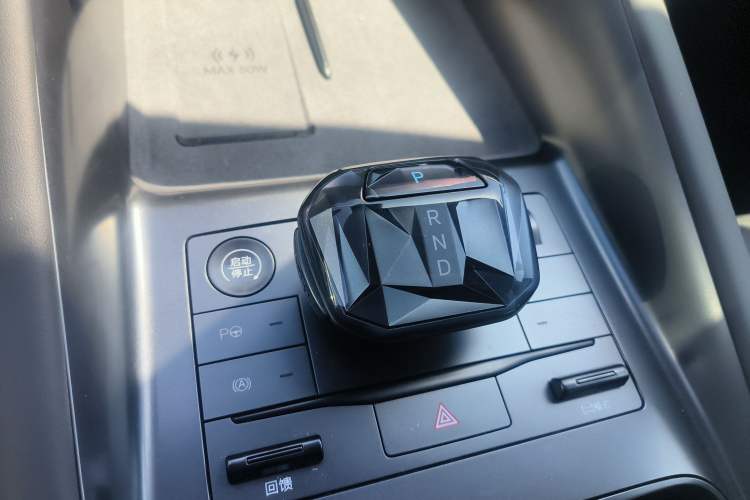 Used BYD Song L EV 2025 Intelligent Driving Version 662 km LiDAR Excellence Edition Gear Lever