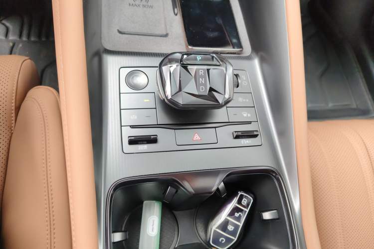 Used BYD Song L EV 2025 550 km Excellence Version Gear Lever