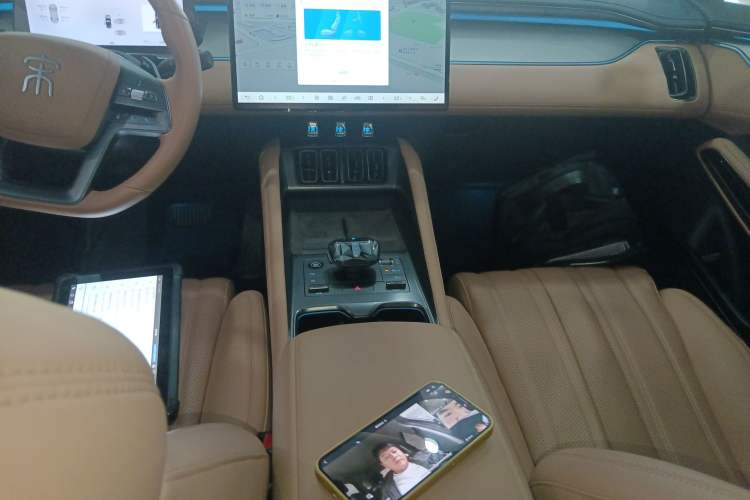 Used BYD Song L EV 2025 Intelligent Driving Version 662 km LiDAR Excellence Edition Gear Lever