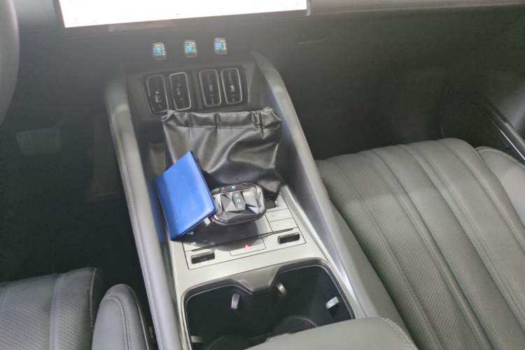 Used BYD Song L EV 2025 Intelligent Driving Version 662 km LiDAR Excellence Edition Gear Lever