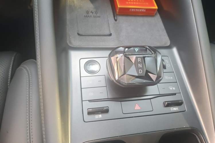 Used BYD Song L EV 2025 Intelligent Driving Version 662 km LiDAR Excellence Edition Gear Lever