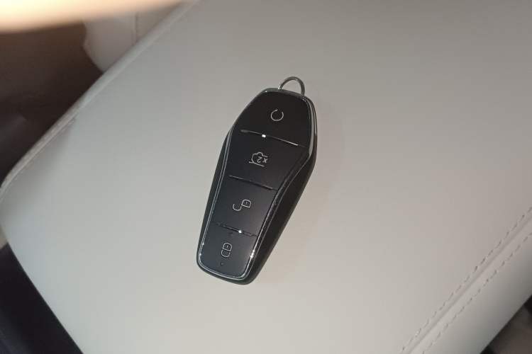 Used BYD Song L EV 2025 662 km Advanced Intelligent Driving Version Interior 1