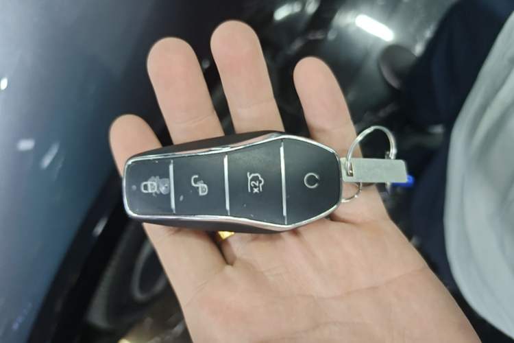 Used BYD Song L EV 2025 Intelligent Driving Version 662 km LiDAR Excellence Edition Interior 1