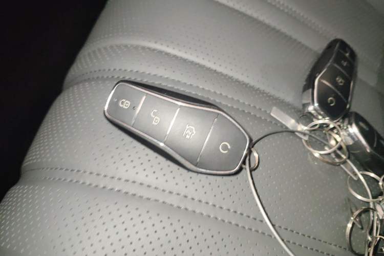 Used BYD Song L EV 2025 Intelligent Driving Version 662 km LiDAR Excellence Edition Interior 1