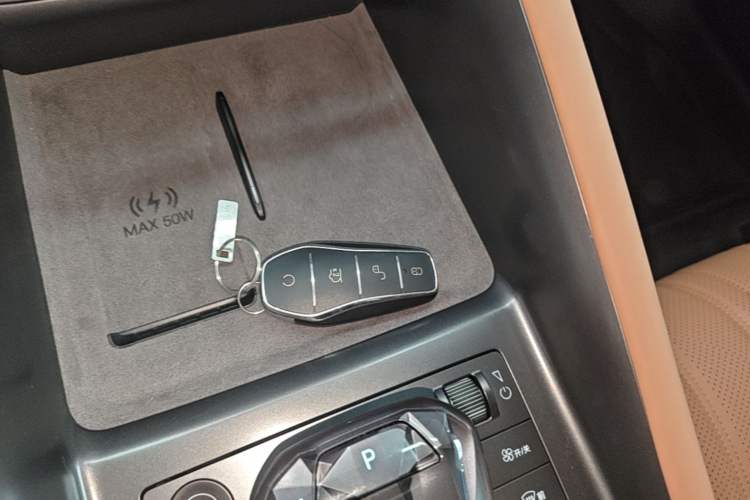 Used BYD Song L EV 2025 Intelligent Driving Version 662 km LiDAR Excellence Edition Interior 1
