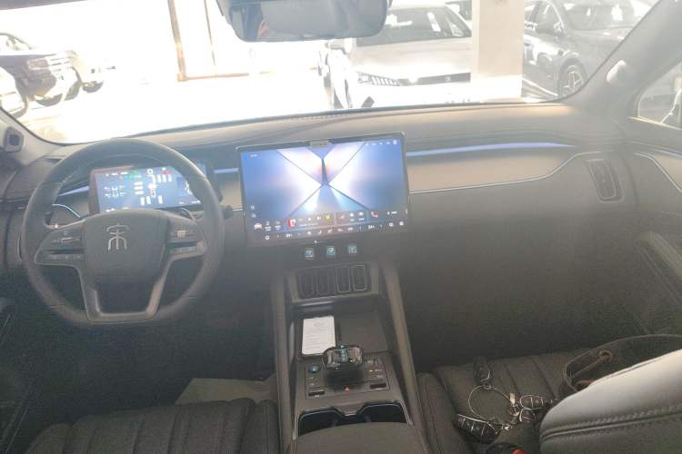 Used BYD Song L EV 2025 Intelligent Driving Version 662 km LiDAR Excellence Edition Interior 2
