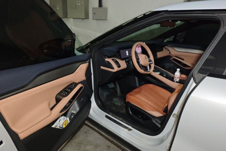 Used BYD Song L EV 2025 Intelligent Driving Version 662 km Beyond-Range Edition Interior 3