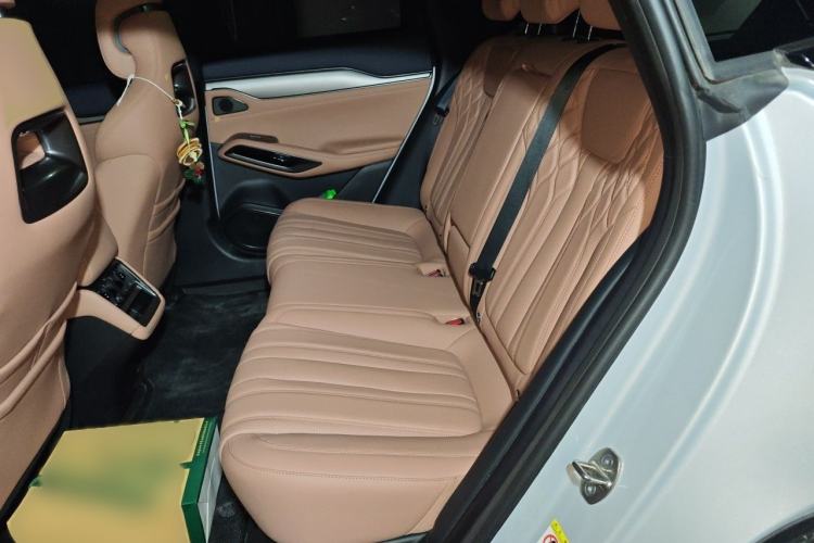 Used BYD Song L EV 2025 Intelligent Driving Version 662 km Beyond-Range Edition Interior 4