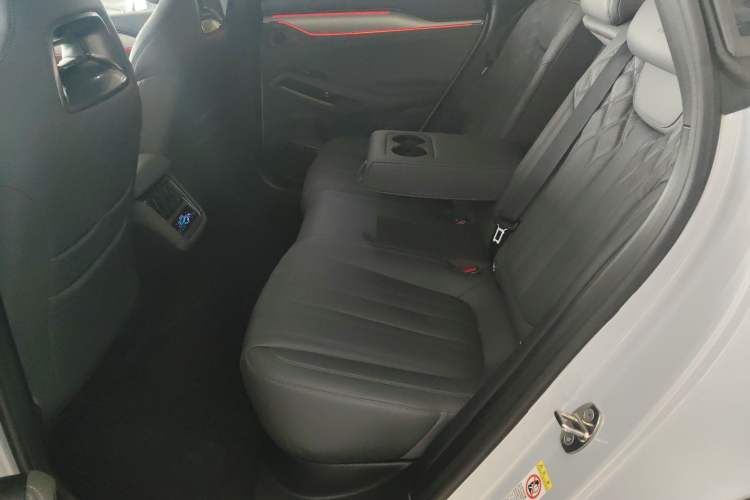 Used BYD Song L EV 2025 Intelligent Driving Version 662 km LiDAR Excellence Edition Interior 4