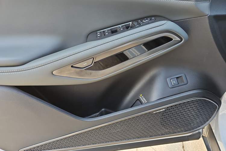 Used BYD Song L EV 2025 Intelligent Driving Version 662 km LiDAR Excellence Edition Interior 7