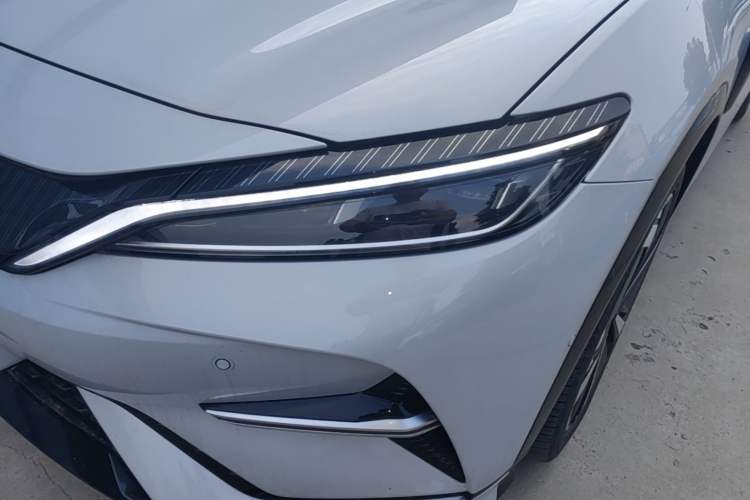 Used BYD Song L EV 2025 Intelligent Driving Version 662 km LiDAR Excellence Edition Left Front Headlight