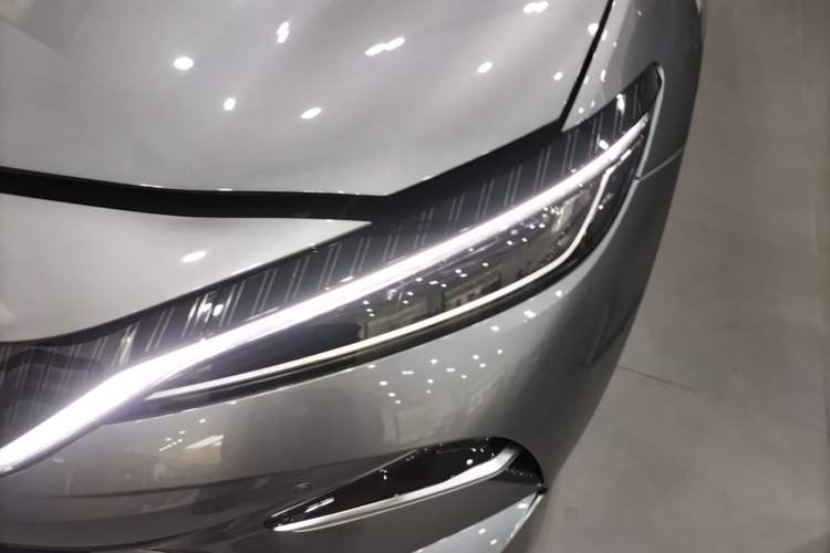 Used BYD Song L EV 2025 Intelligent Driving Version 662 km LiDAR Excellence Edition Left Front Headlight
