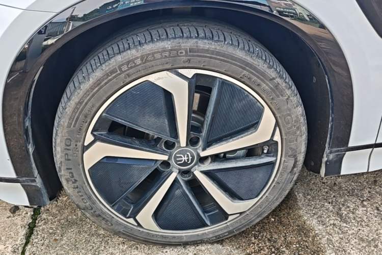 Used BYD Song L EV 2025 Intelligent Driving Version 662 km LiDAR Excellence Edition Left Front Wheel Hub