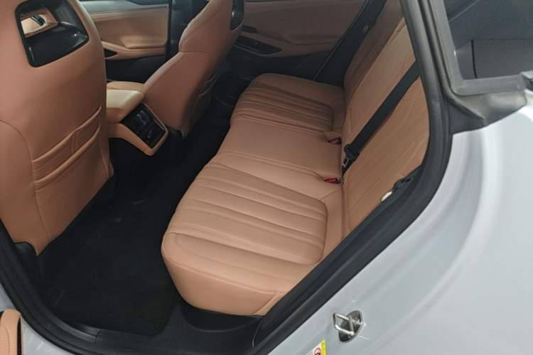 Used BYD Song L EV 2025 Intelligent Driving Version 662 km LiDAR Excellence Edition Left Rear Seat