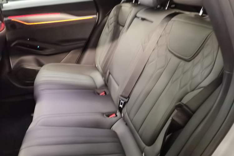 Used BYD Song L EV 2025 Intelligent Driving Version 662 km LiDAR Excellence Edition Left Rear Seat