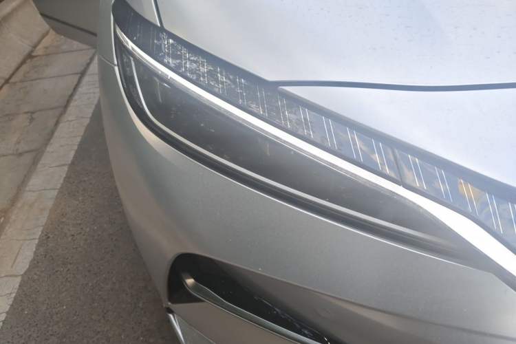 Used BYD Song L EV 2025 Intelligent Driving Version 662 km LiDAR Excellence Edition Right Front Headlight