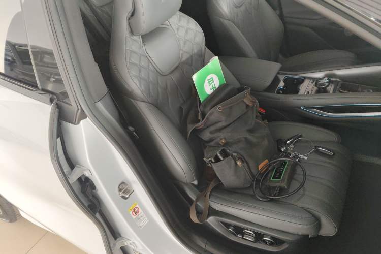 Used BYD Song L EV 2025 Intelligent Driving Version 662 km LiDAR Excellence Edition Right Front Seat