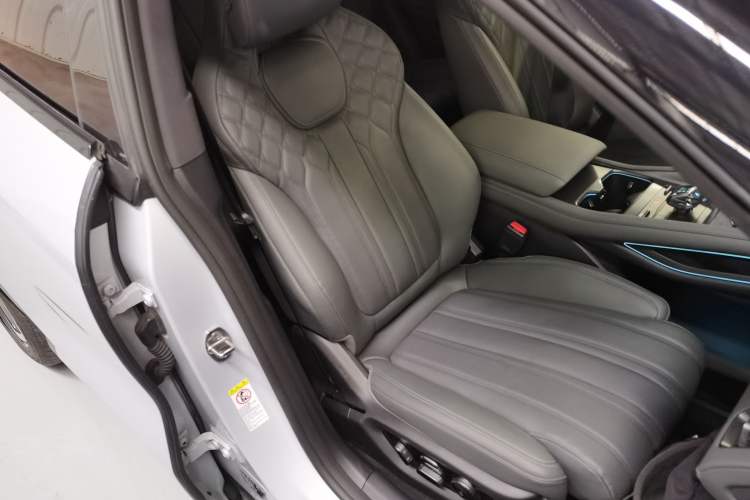 Used BYD Song L EV 2025 Intelligent Driving Version 662 km LiDAR Excellence Edition Right Front Seat