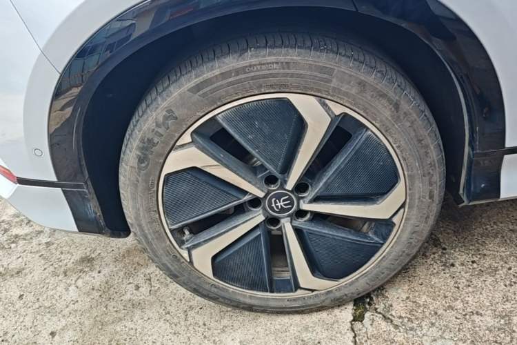 Used BYD Song L EV 2025 Intelligent Driving Version 662 km LiDAR Excellence Edition Right Rear Wheel Hub