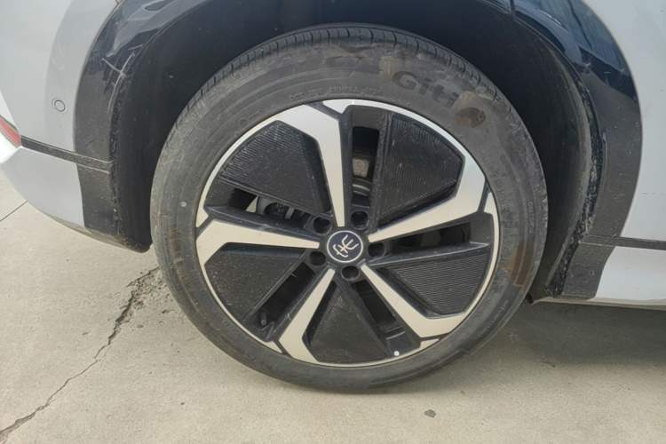 Used BYD Song L EV 2025 Intelligent Driving Version 662 km LiDAR Excellence Edition Right Rear Wheel Hub