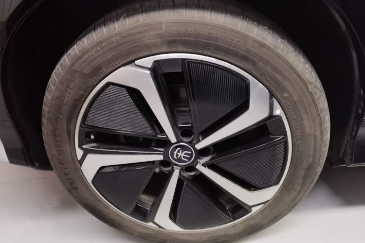 Used BYD Song L EV 2025 Intelligent Driving Version 662 km LiDAR Excellence Edition Right Rear Wheel Hub