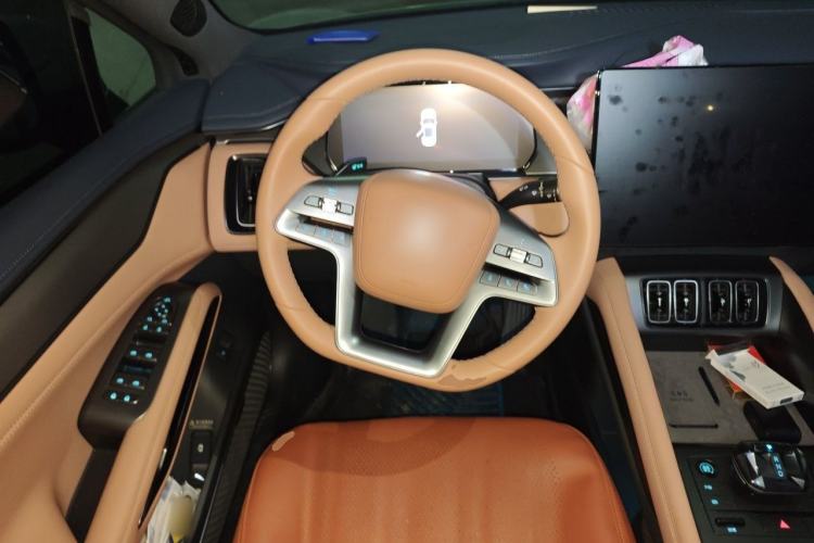 Used BYD Song L EV 2025 Intelligent Driving Version 662 km Beyond-Range Edition Steering Wheel