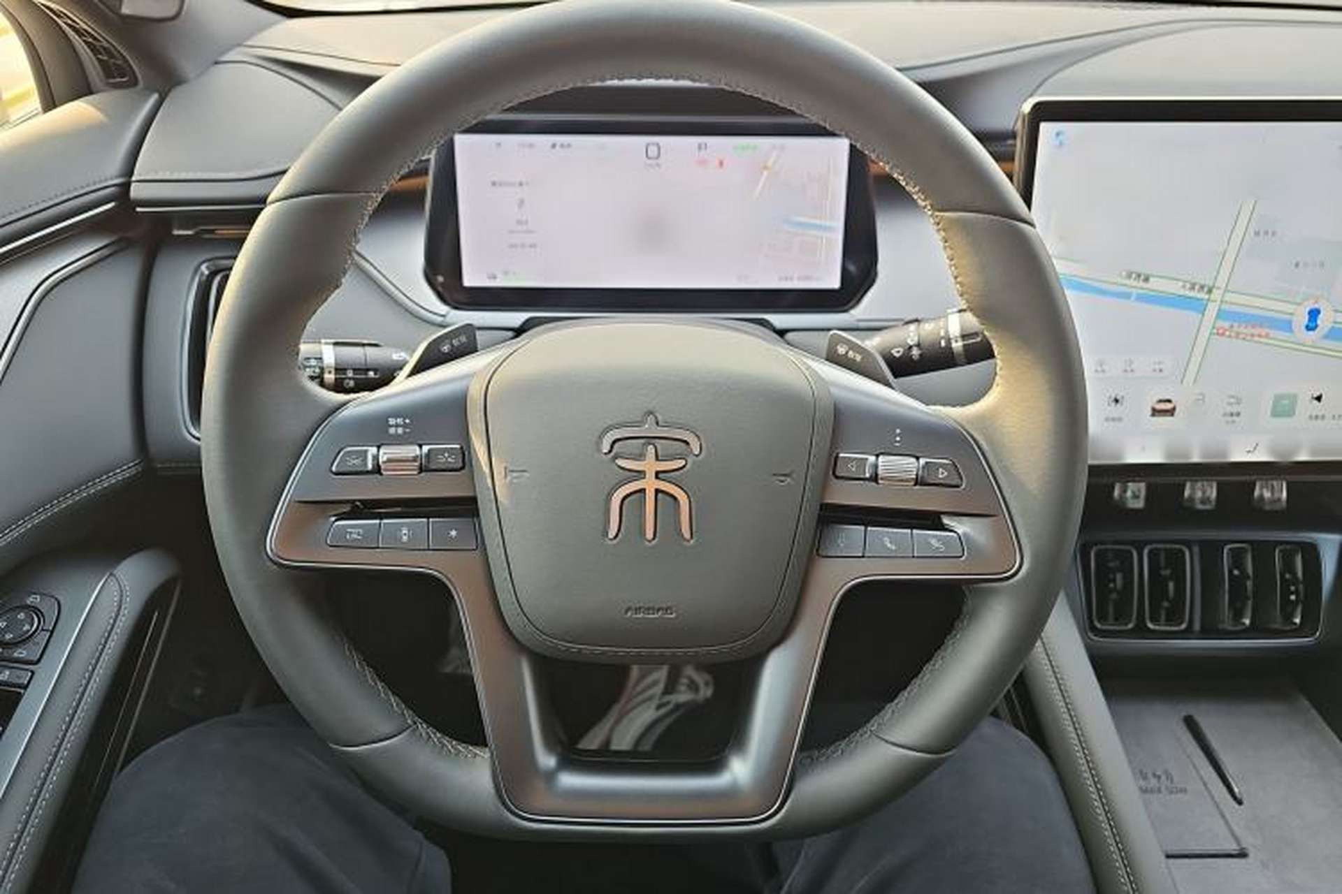 Used BYD Song L EV 2025 Intelligent Driving Version 662 km LiDAR Excellence Edition Steering Wheel