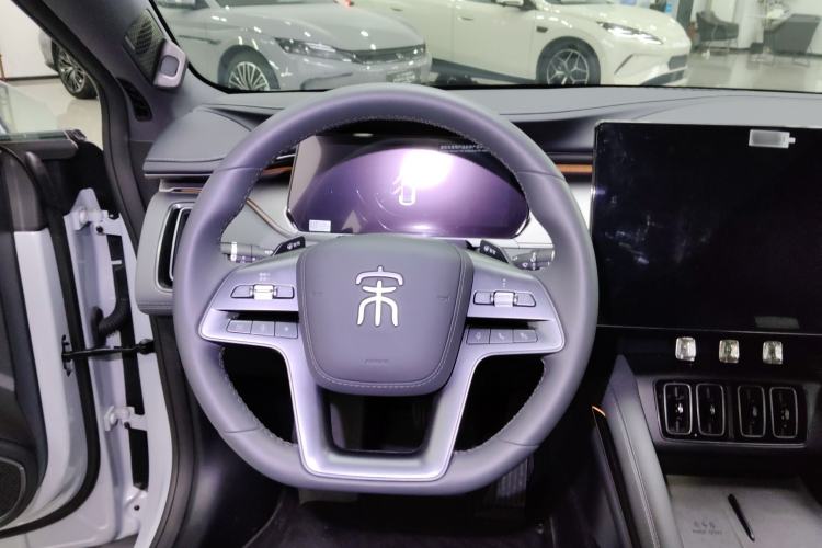 Used BYD Song L EV 2025 Intelligent Driving Version 662 km LiDAR Excellence Edition Steering Wheel