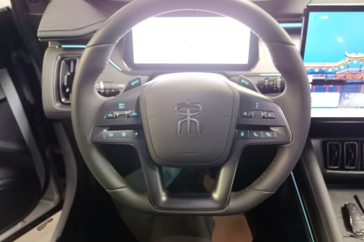 Used BYD Song L EV 2025 Intelligent Driving Version 662 km LiDAR Excellence Edition Steering Wheel